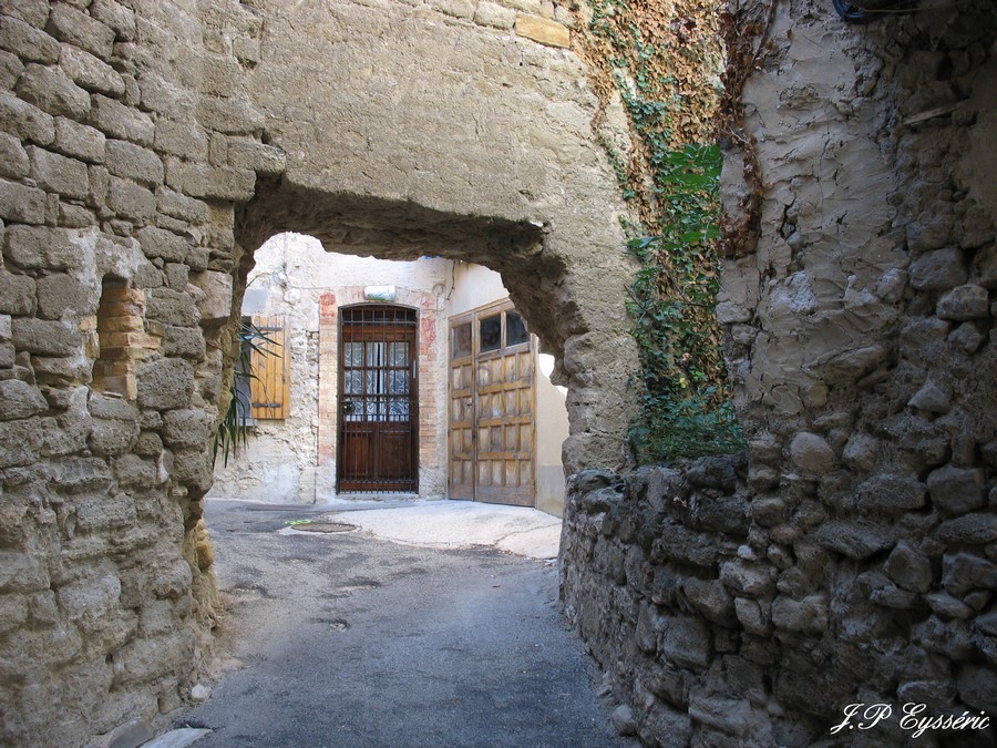 MALEMORT DU COMTAT Page 2